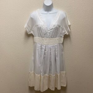 Amelia Toro White and Cream Dress Size 10